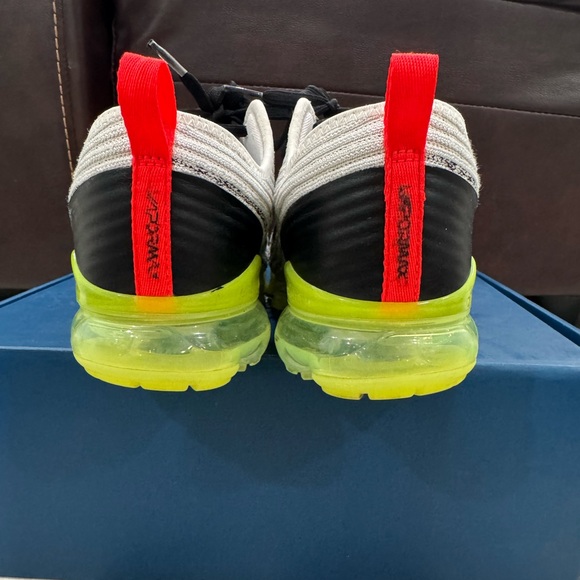 Nike Air Vapormax Flyknit 3 White Black Volt Sz 6Y/7.5Wmns - Picture 3 of 7